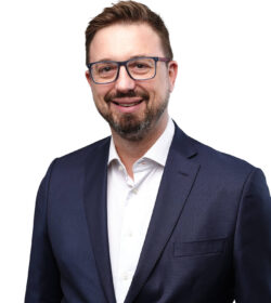 GRH110_HeadshotResize_1440x1800px_C0117 GRH110_HeadshotResize_1440x1800px_C0117